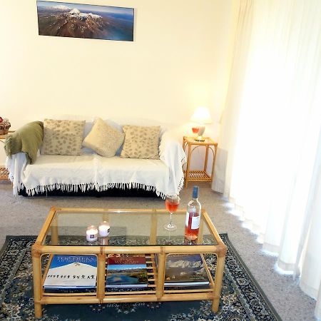 Smokebush Cottage - Holiday Home Exclusively Yours 图朗伊 外观 照片