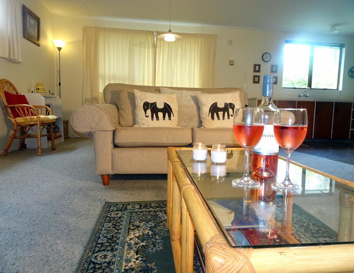 Smokebush Cottage - Holiday Home Exclusively Yours 图朗伊 外观 照片